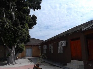 Front of property - Kesmo Lodge (Maun)