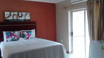 Standard Room | Desk, free WiFi
