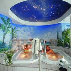 Sauna, bain à remous, hammam, soins d'aromathérapie