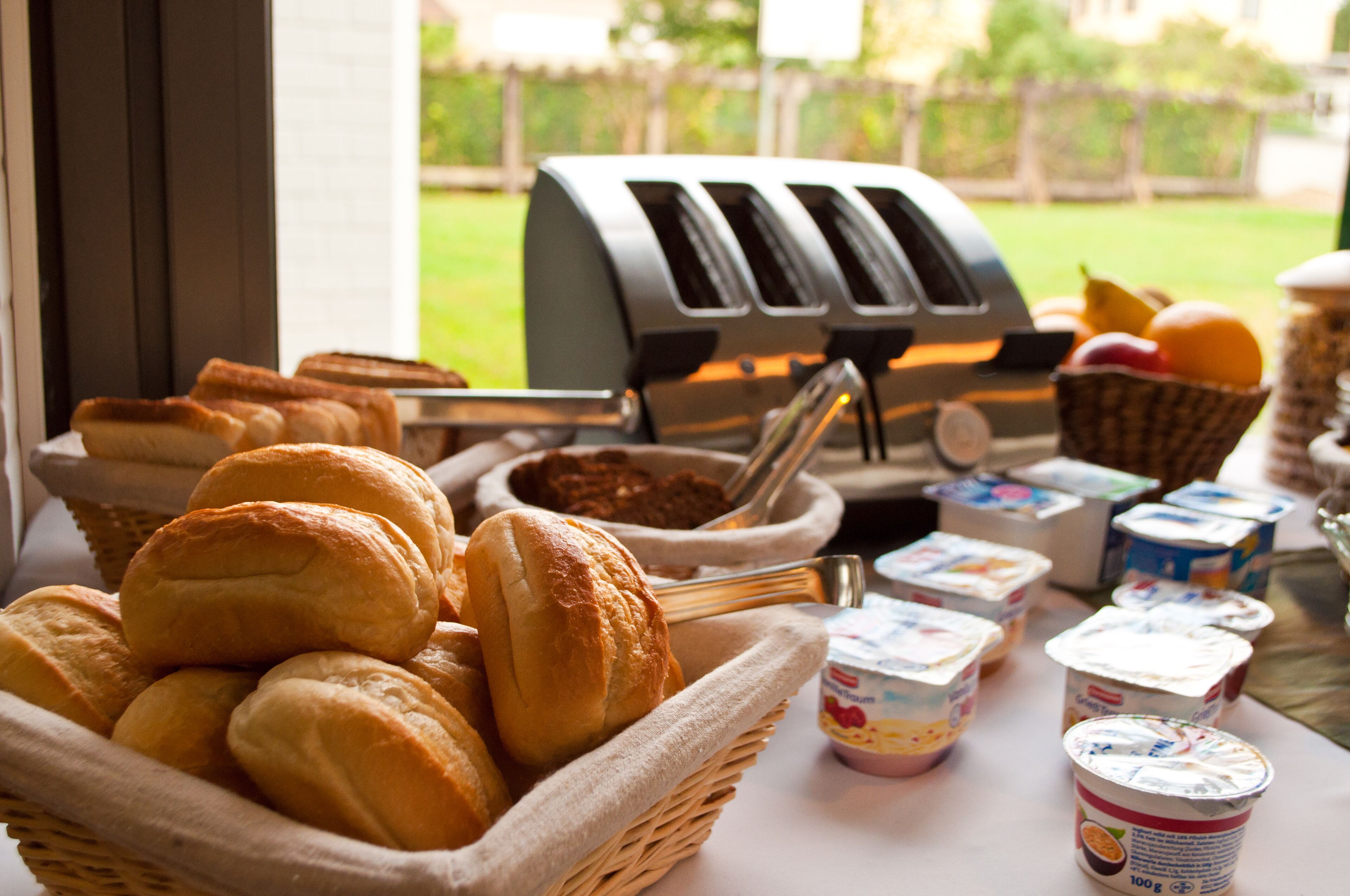 daily cooked-to-order breakfast for a fee