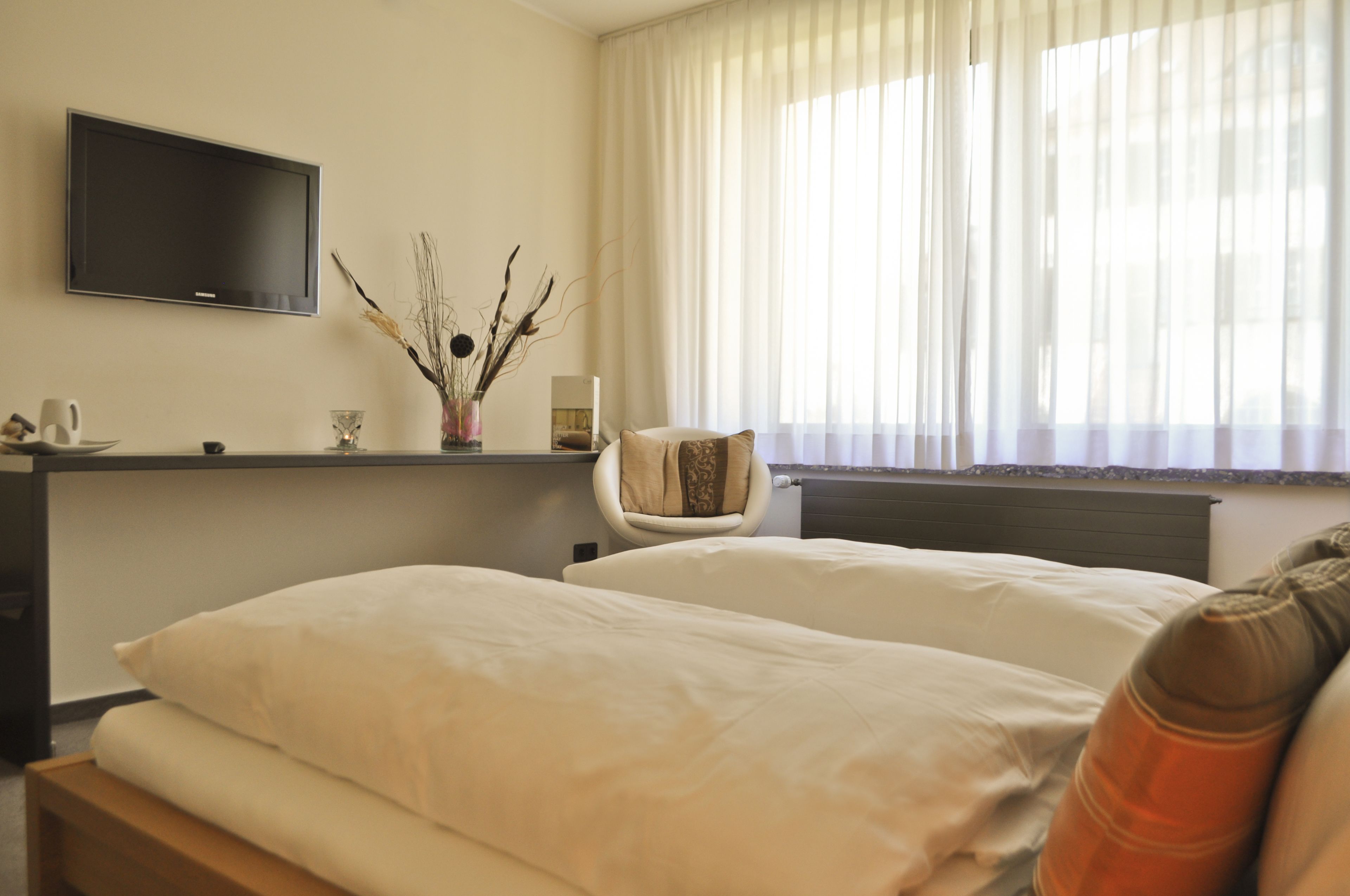 standard double room, 1 king bed, non smoking, city view | premium bedding, desk, blackout curtains, soundproofing