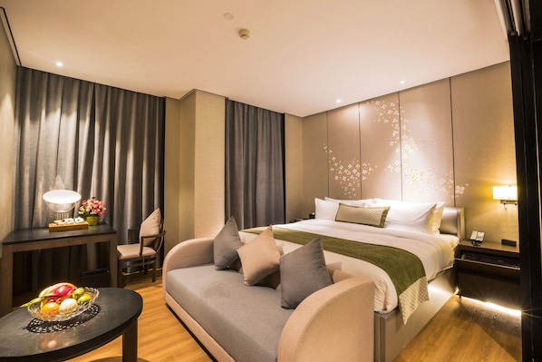 Deluxe Room, 1 King Bed