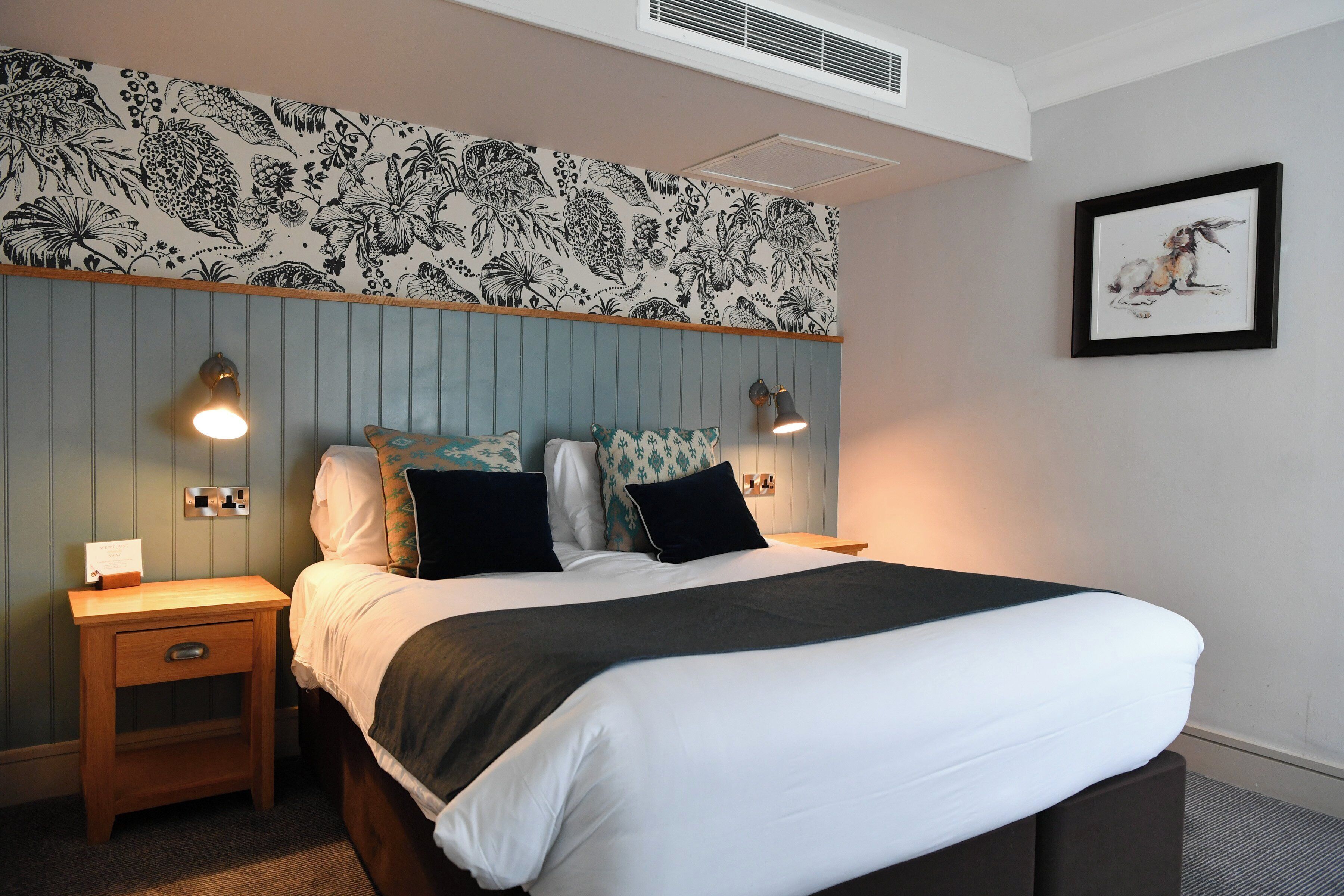 Double Room | Desk, free WiFi, bed sheets, wheelchair access