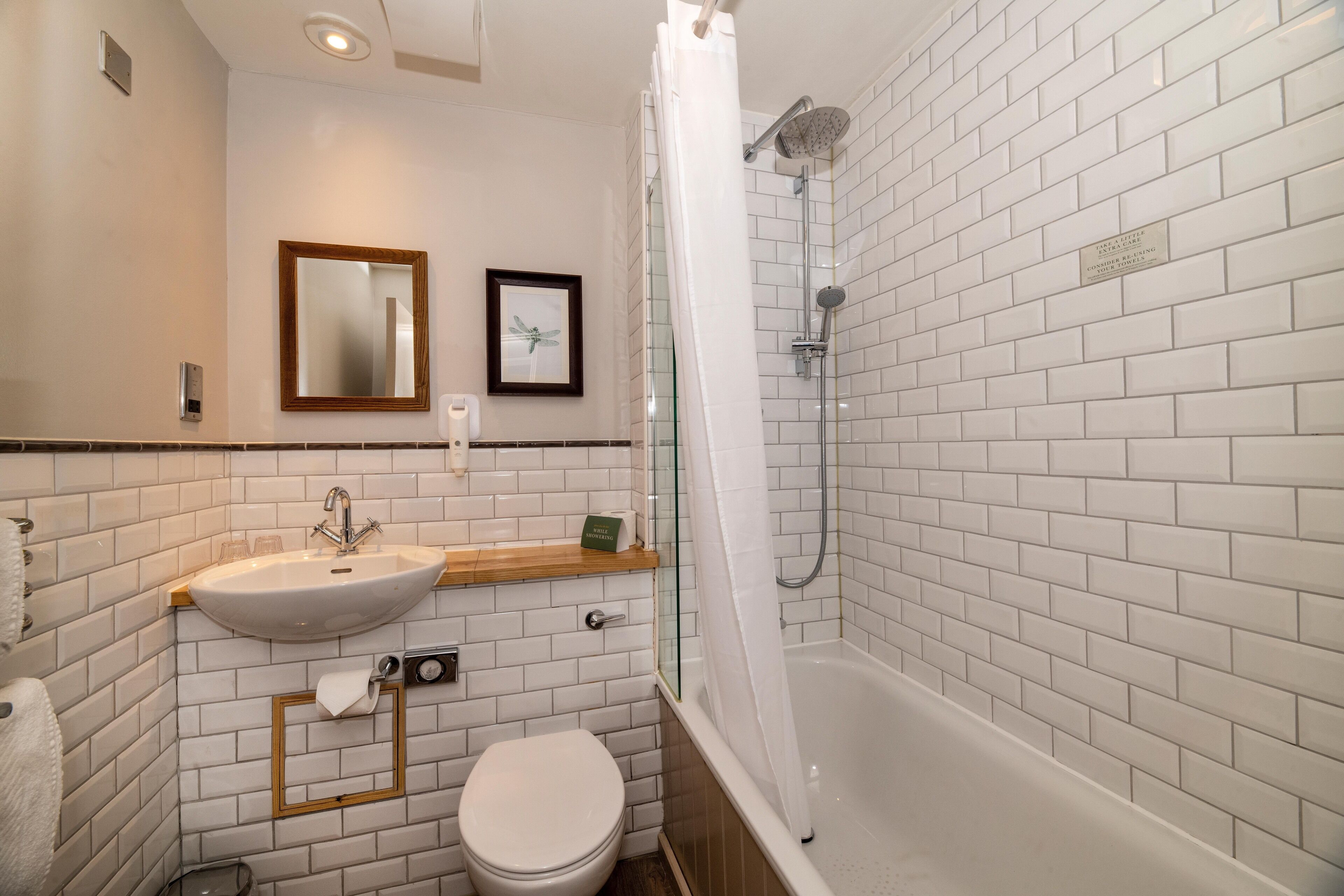 1 bedroom, desk, free wifi, bed sheets