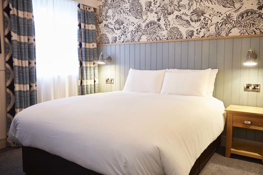 double room | 1 bedroom, desk, free wifi, bed sheets