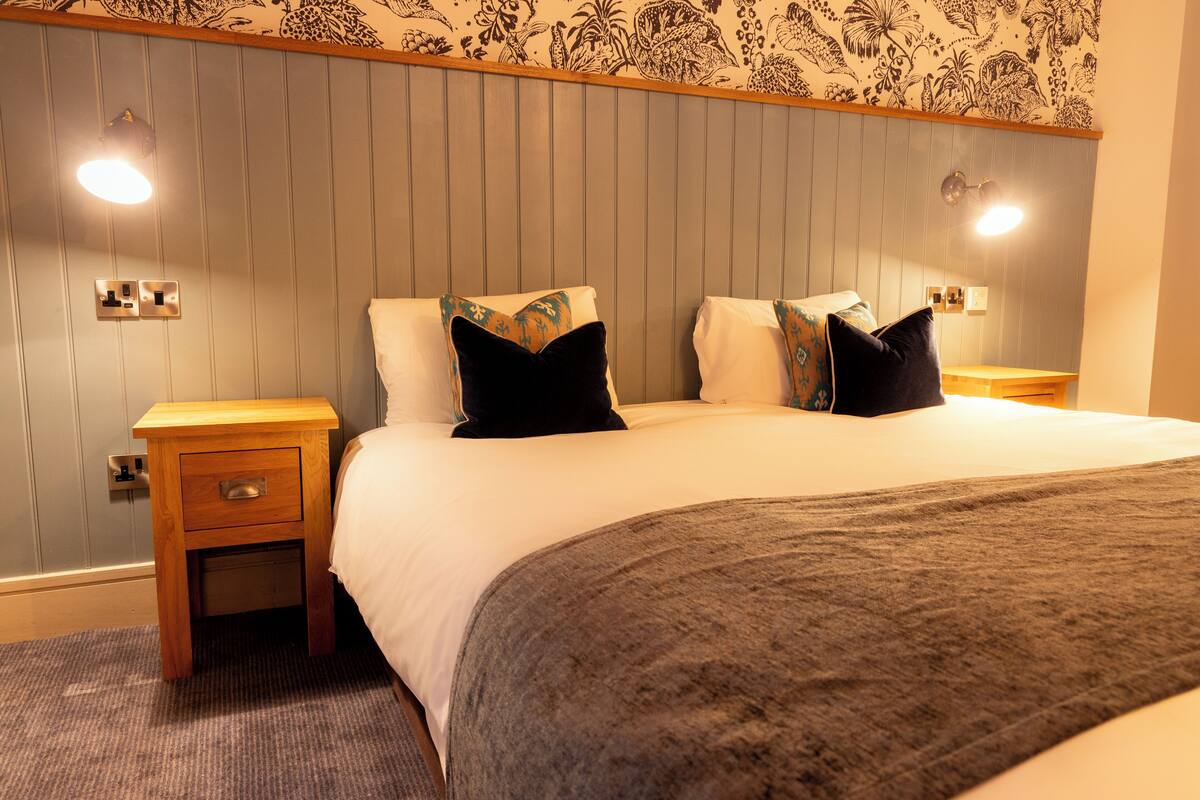 comfort double room | 1 bedroom, desk, free wifi, bed sheets