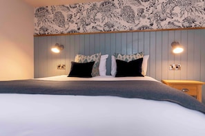 1 habitación, escritorio, wifi gratis y ropa de cama