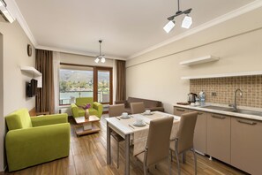 开间 (Triple) | 私人厨房 | 迷你冰箱、微波炉、炉灶、茶具/咖啡用具