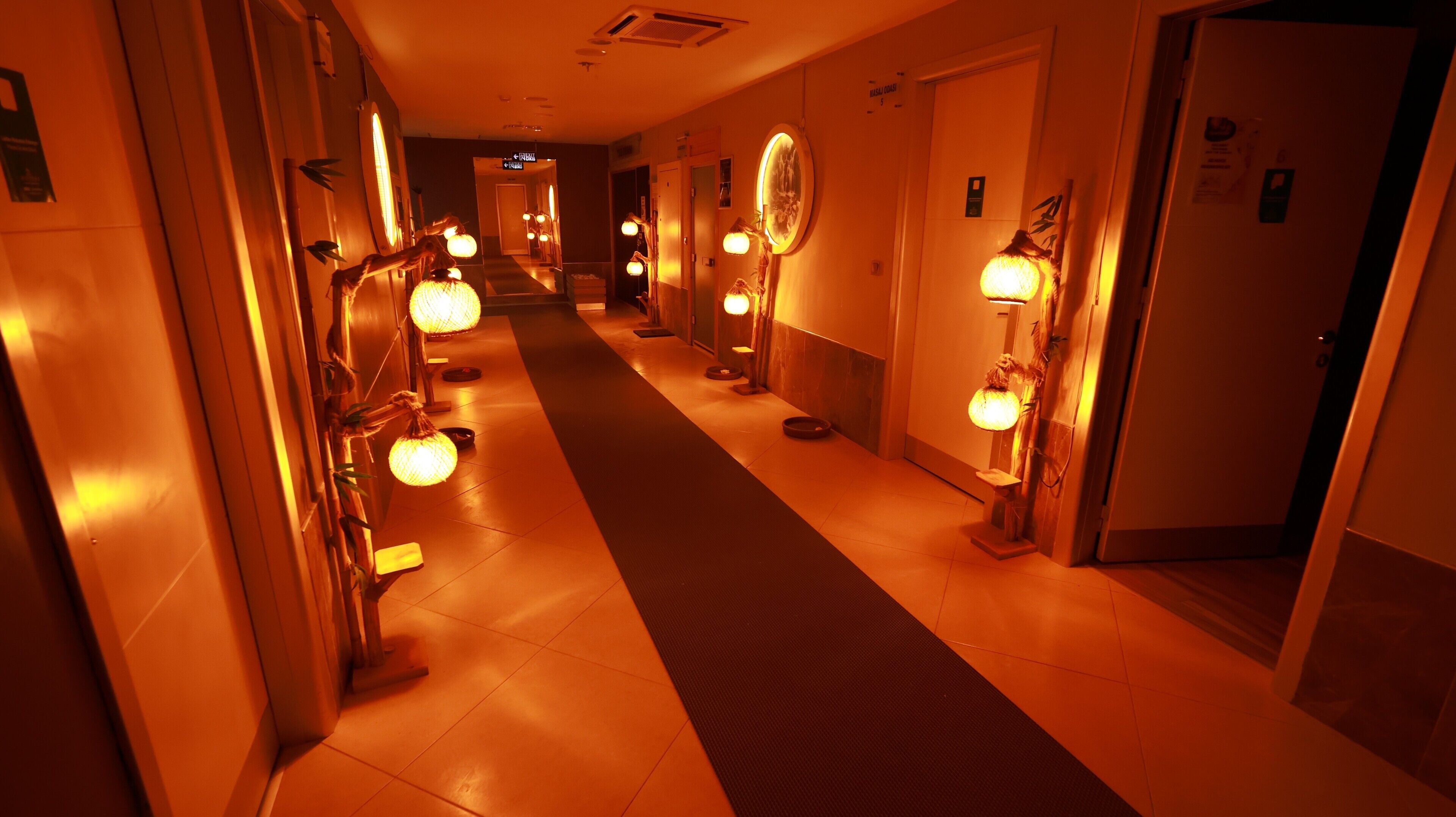 Hot springs/mineral springs, Turkish bath/hammam, body treatments