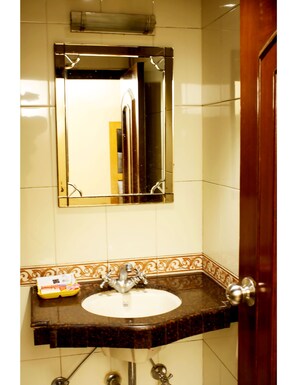 Superior Single Room | Bathroom
