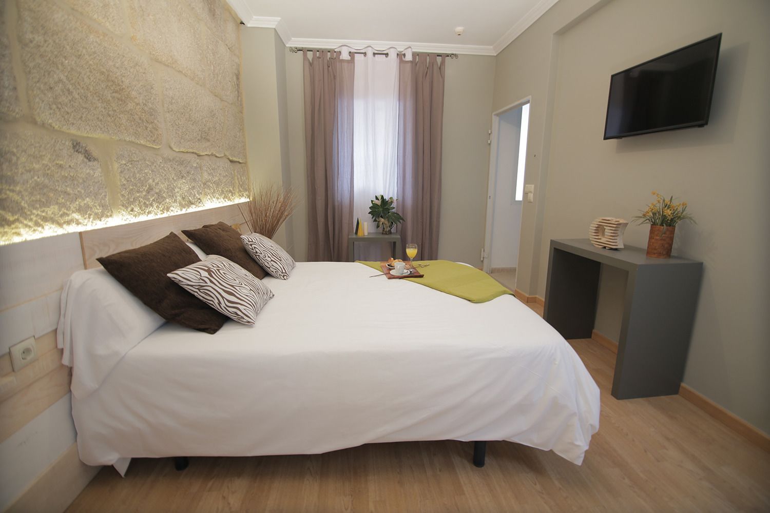 double or twin room | premium bedding, desk, free wifi, bed sheets