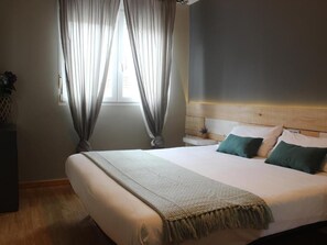 Premium bedding, desk, free WiFi, bed sheets - Alda Estación Vigo (Vigo)