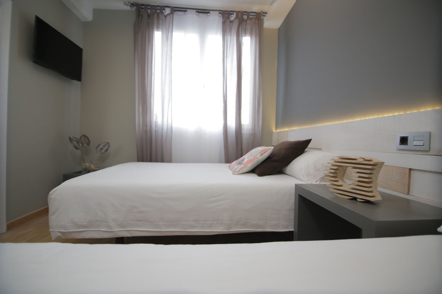 double or twin room | premium bedding, desk, free wifi, bed sheets