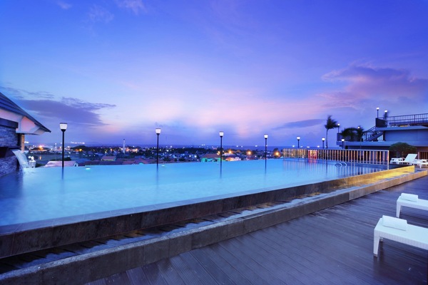 Outdoor pool, sun loungers