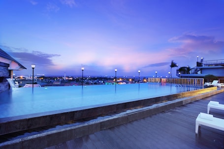 Outdoor pool, sun loungers