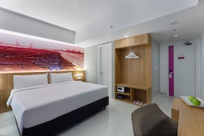 Premier Room | Premium bedding, in-room safe, desk, soundproofing - favehotel Cilacap (Cilacap)