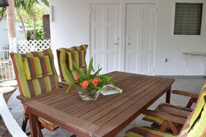 Deluxe Apartment | In-room dining - Palm Trees Apartments (Willemstad)