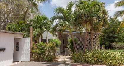 Palm Trees Apartments