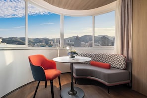 Down comforters, free minibar, in-room safe, individually decorated - Holiday Inn Express Xiamen Lushan by IHG (Xiamen)