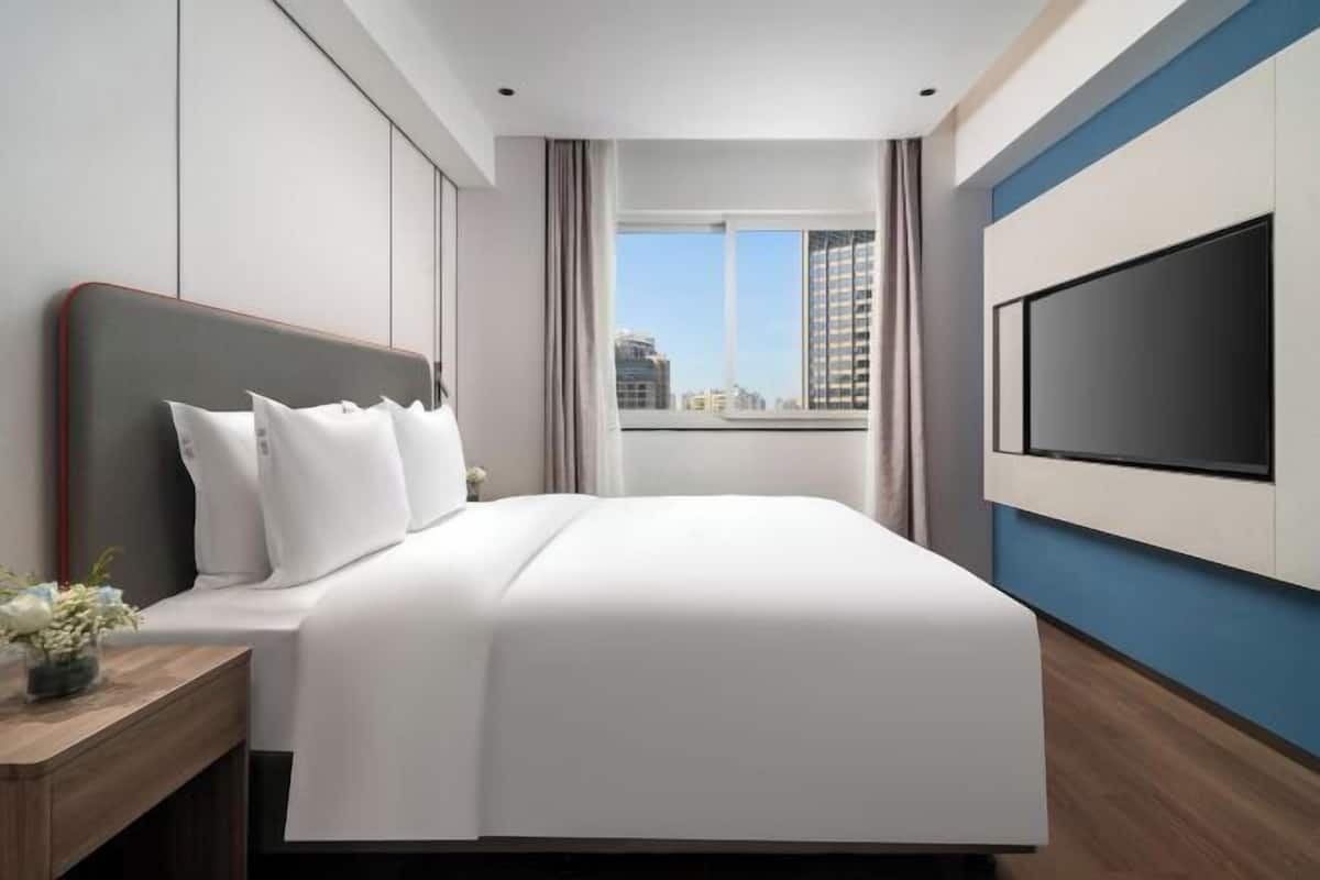 1 kamar tidur, selimut bulu angsa, minibar gratis, dan brankas