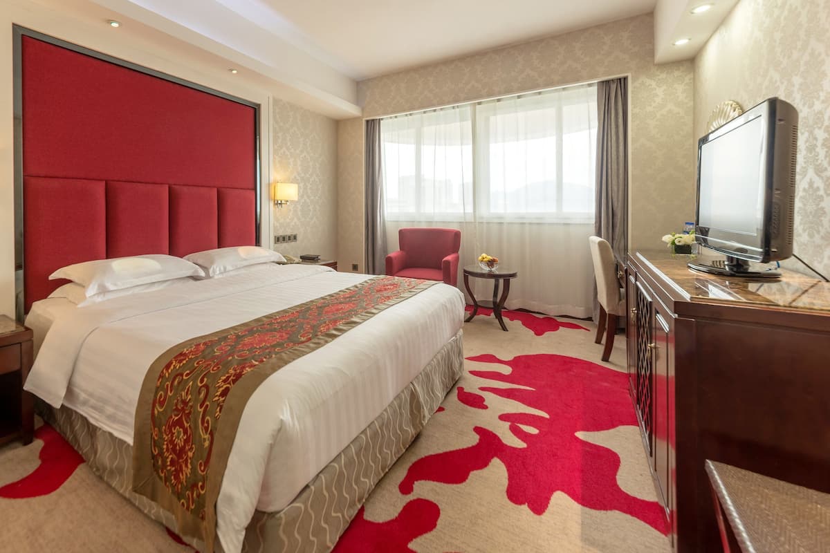 1 kamar tidur, selimut bulu angsa, minibar gratis, dan brankas