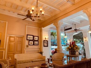 Interior - Fairlawn (Kolkata)