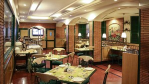 Restaurant - Quality Inn Residency (Hyderabad)