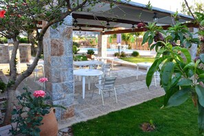 Outdoor dining - Altis Hotel (Malia)