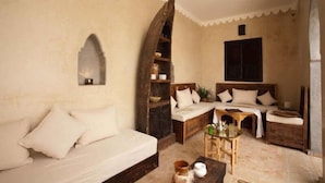 Premium bedding, in-room safe, blackout drapes, WiFi (free) - Riad Shambala (Marrakech)