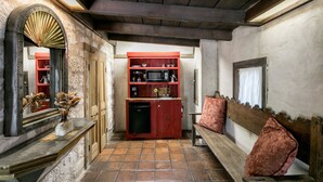 Unclassified image, 3 of 11, button - Austin Street Retreat - Kristin's (Fredericksburg)