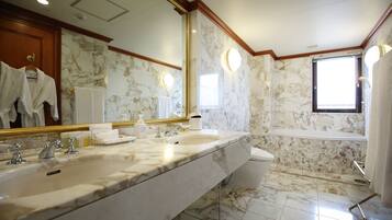 Suite (Western Style Room) | Salle de bain