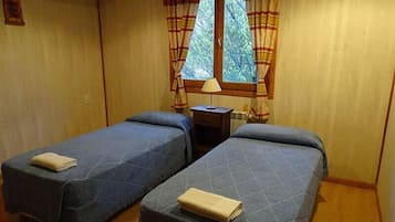 Twin Room, Shared Bathroom | Free WiFi