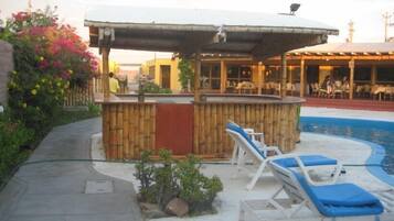 Kolam renang terbuka