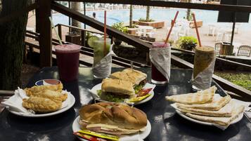 Alimentos y bebidas