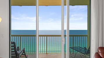 Condo, 2 quartos, vista para o mar (2105) | Vista do quarto