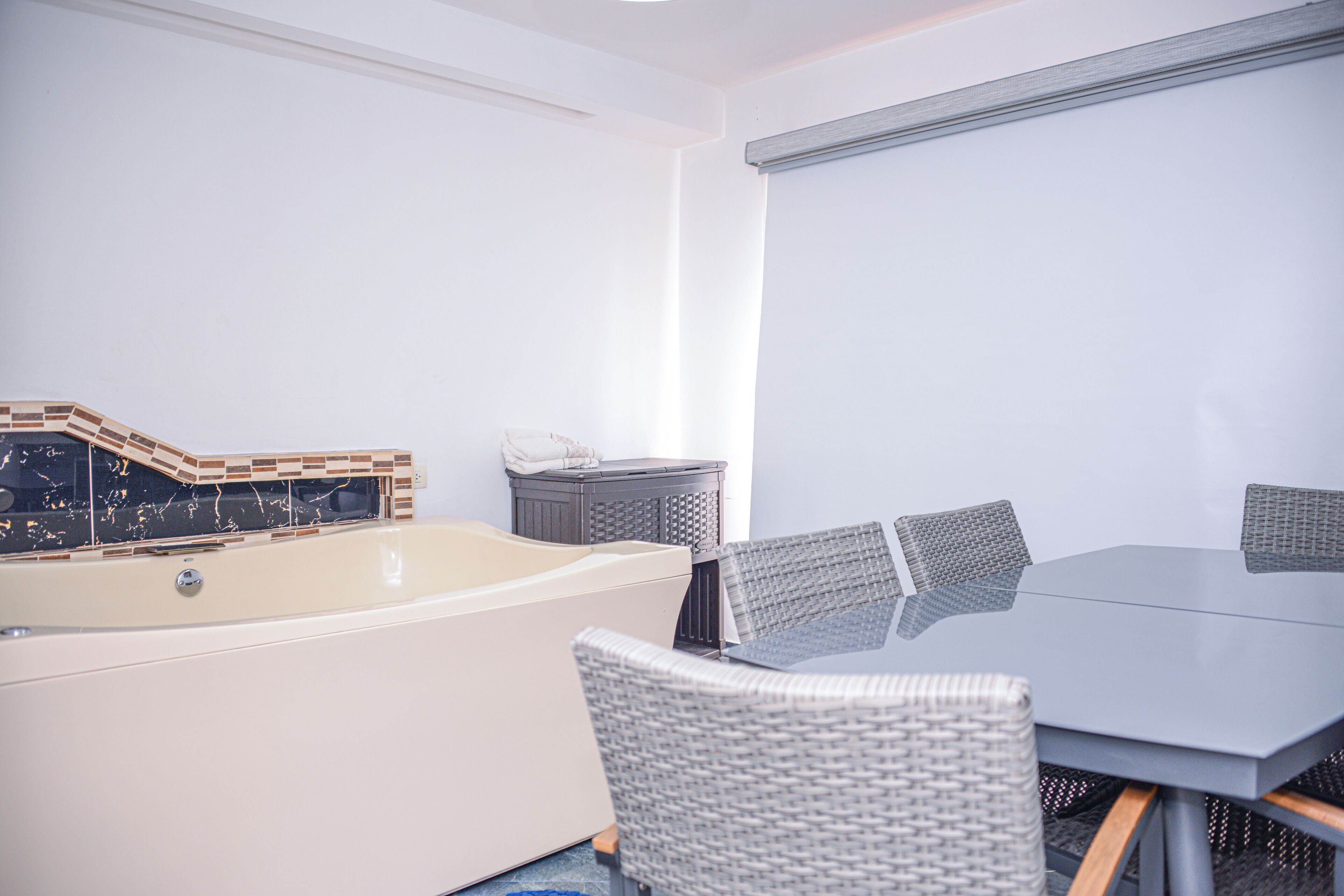 Comfort-Apartment, 3 Schlafzimmer, Whirlpool, Stadtblick | Terrasse/Patio