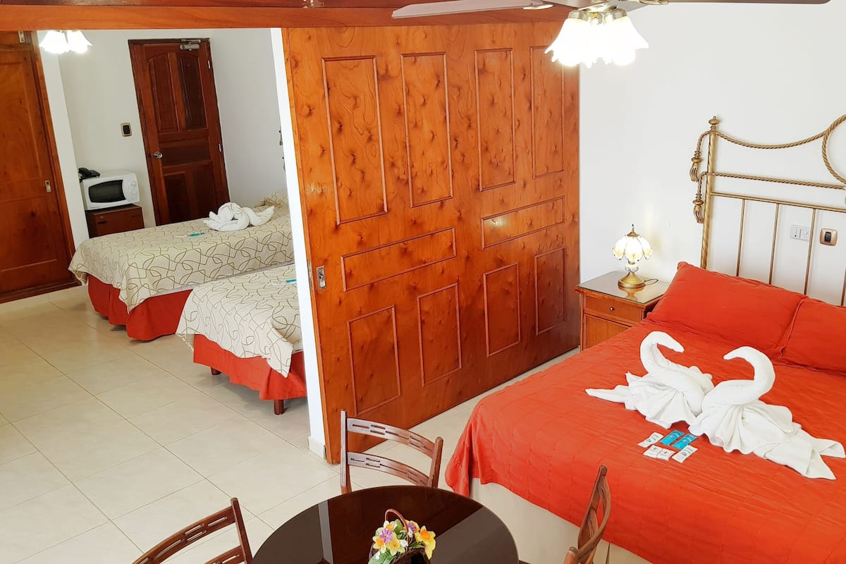 Chambre Familiale (Frente al mar) | Coffres-forts dans les chambres, rideaux occultants, Wi-Fi gratuit