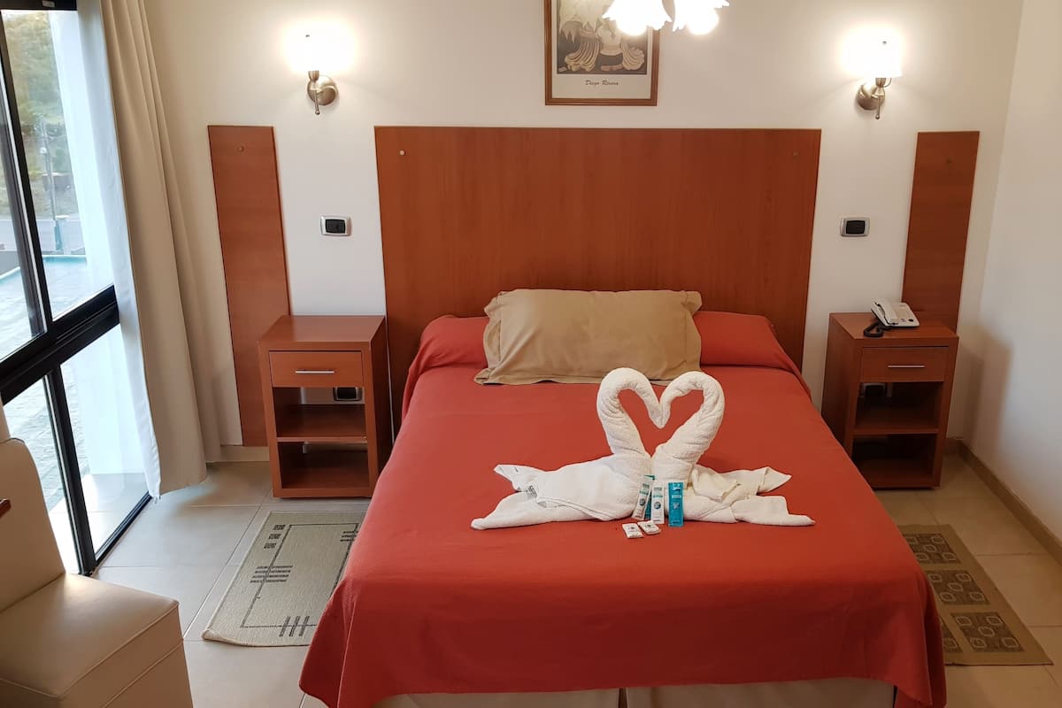 Chambre Familiale (Lateral al mar) | Coffres-forts dans les chambres, rideaux occultants, Wi-Fi gratuit