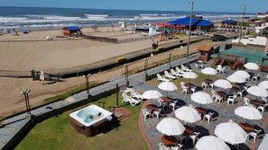 Beach/ocean view - Atlántico Hotel (Villa Gesell)