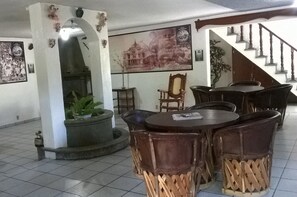 Lobby - Hotel Don Porfirio (Ezequiel Montes)