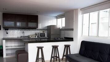 Family Apartment, 3 Bedrooms, Kitchen, City View | Private kitchen