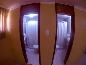 Bathroom - Cartagena Beach Hostel (Cartagena de Indias)