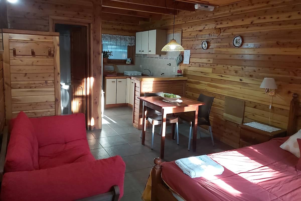Ferienhaus, 1 Doppelbett, Nichtraucher | Verdunkelungsvorhänge, Bügeleisen/Bügelbrett, kostenlose Babybetten