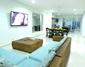 Living room - Casa Vacacional con Piscina (Girardot)