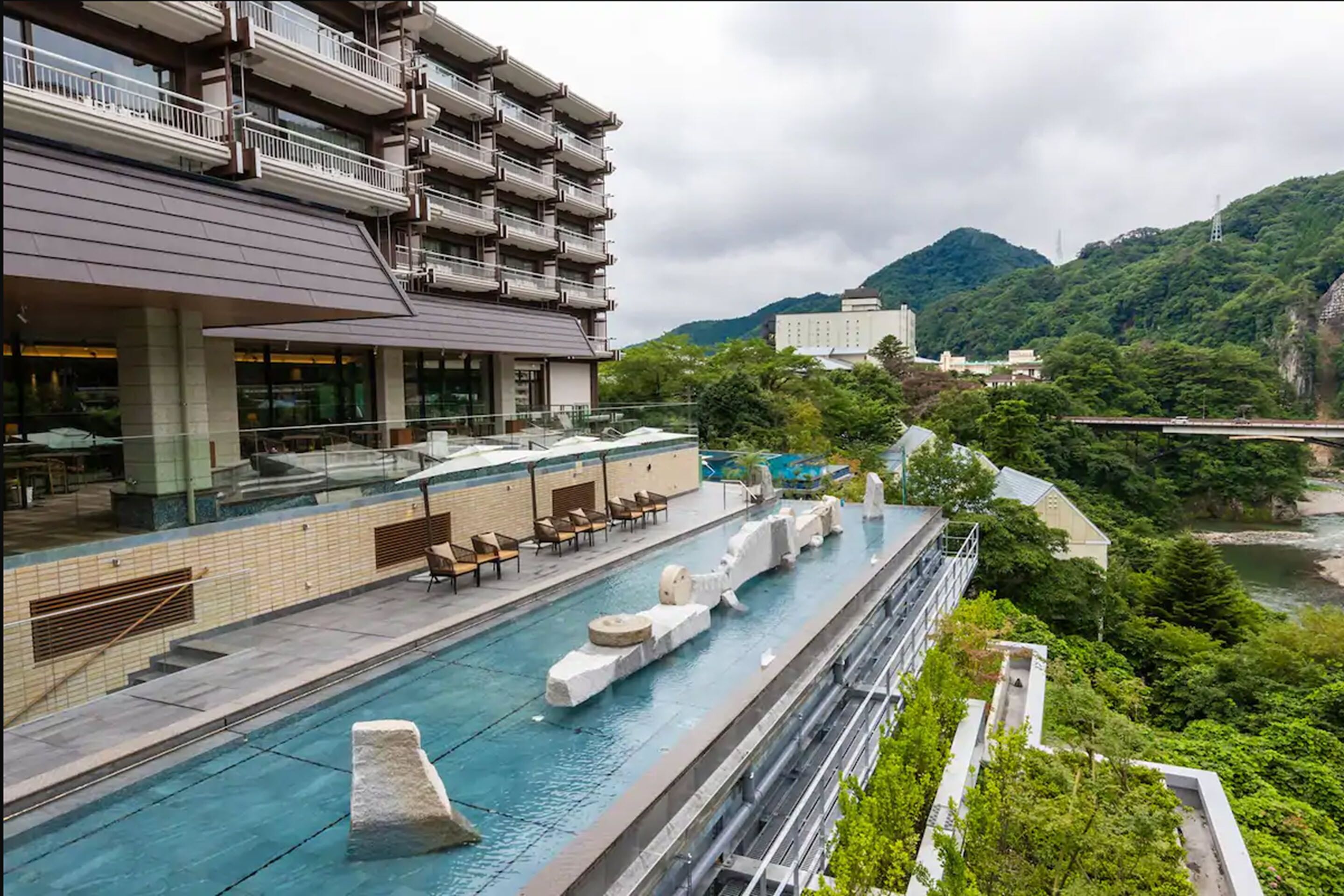 屋外スパ浴槽