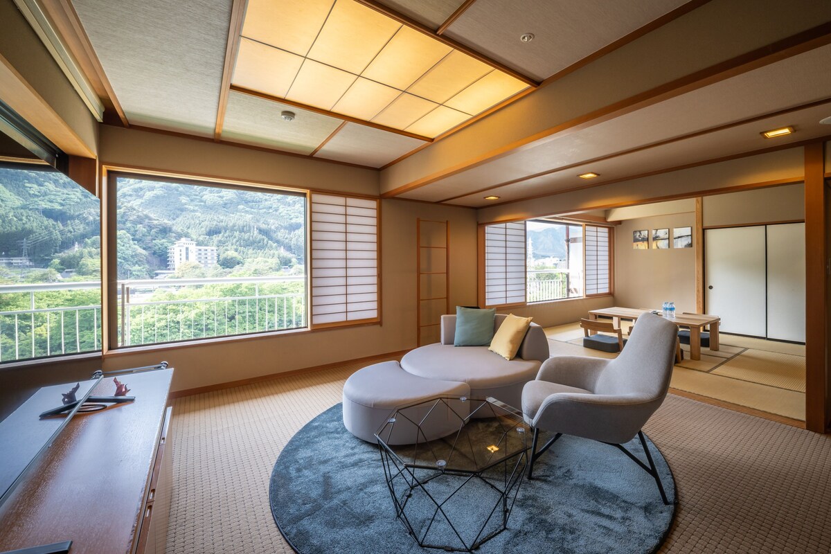 Suite Japanese-western room, Mountain view, Non-smoking ([Mikazuki CLUB9]Room with open-air bath 'Keiryuu')