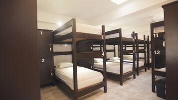 Iron/ironing board, rollaway beds, free WiFi