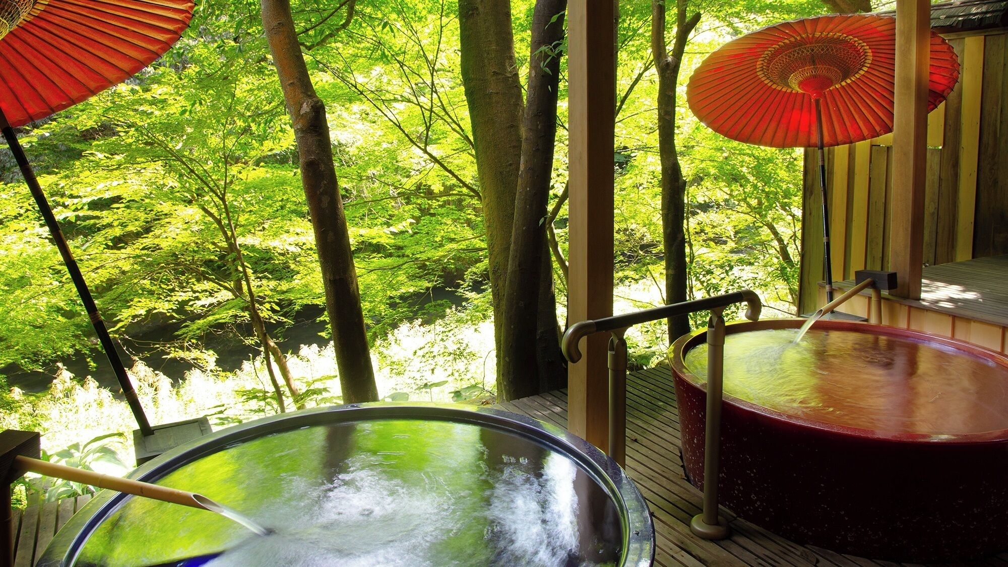 Outdoor spa tub