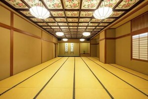 Interior - Hanatsubaki (Kaga)