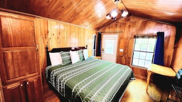 Cabin | 1 bedroom, premium bedding, soundproofing, iron/ironing board